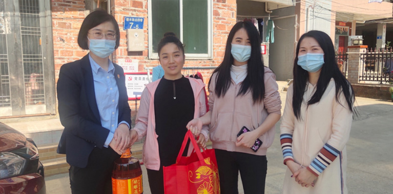 bwin必赢电子唯一官网,集团开展新春送关怀慰问结对帮扶党员活动